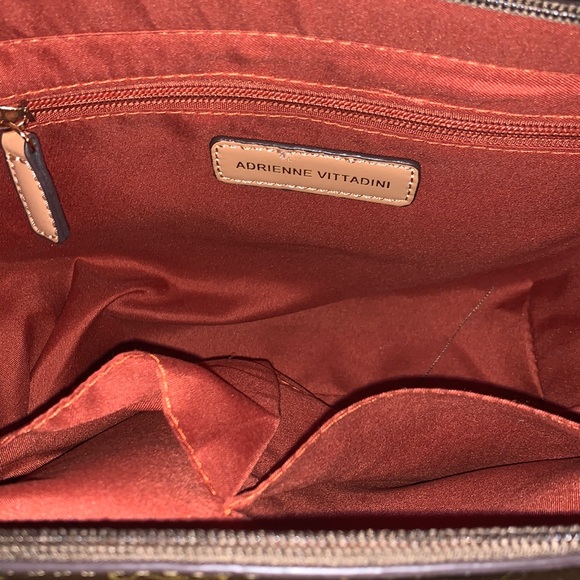 ADRIENNE VITTADINI BRAND NEW WITH TAGS GORGEOUS SATCHEL - Picture 7 of 11